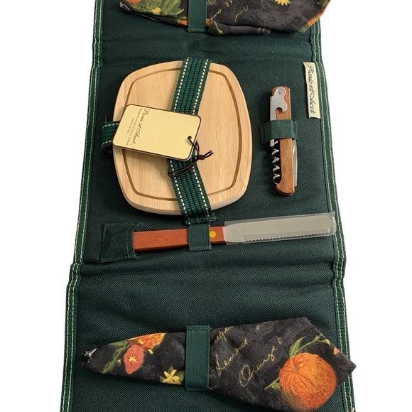 Picnic At Ascot Mini Wine & Cheese Service Set With Fold Over Carrying Case - Picture 7 of 8